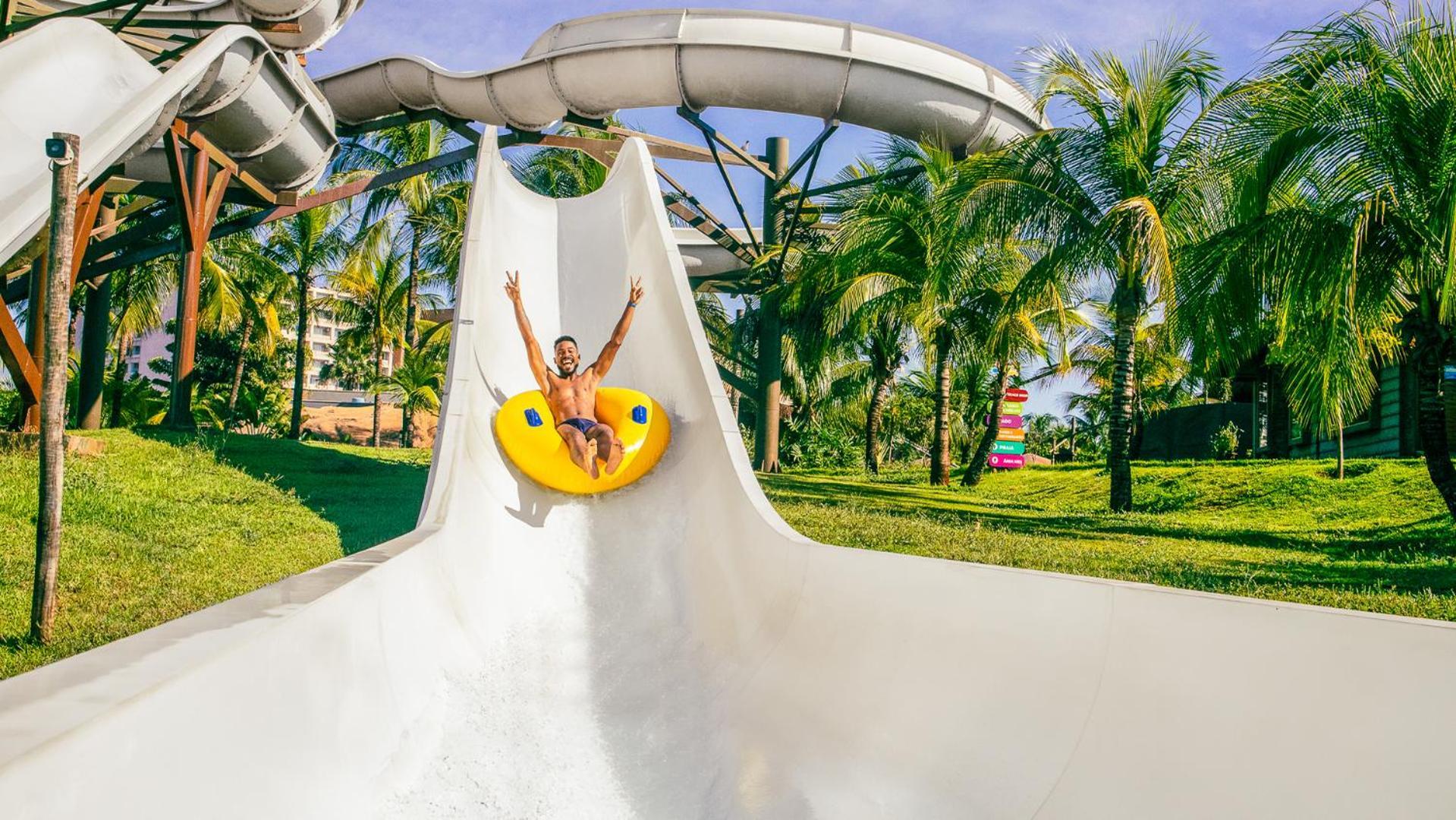 Hot Beach Resort Olimpia Ngoại thất bức ảnh A water slide