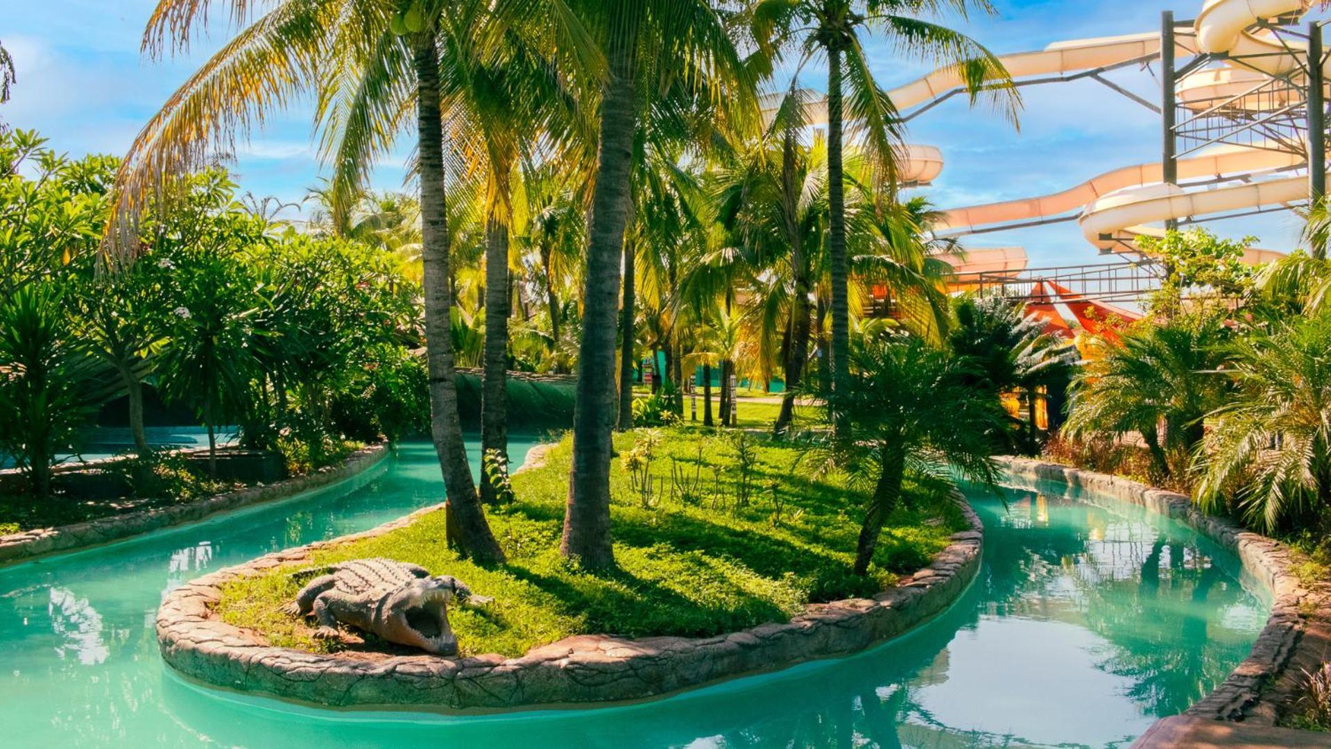 Hot Beach Resort Olimpia Ngoại thất bức ảnh The artificial river