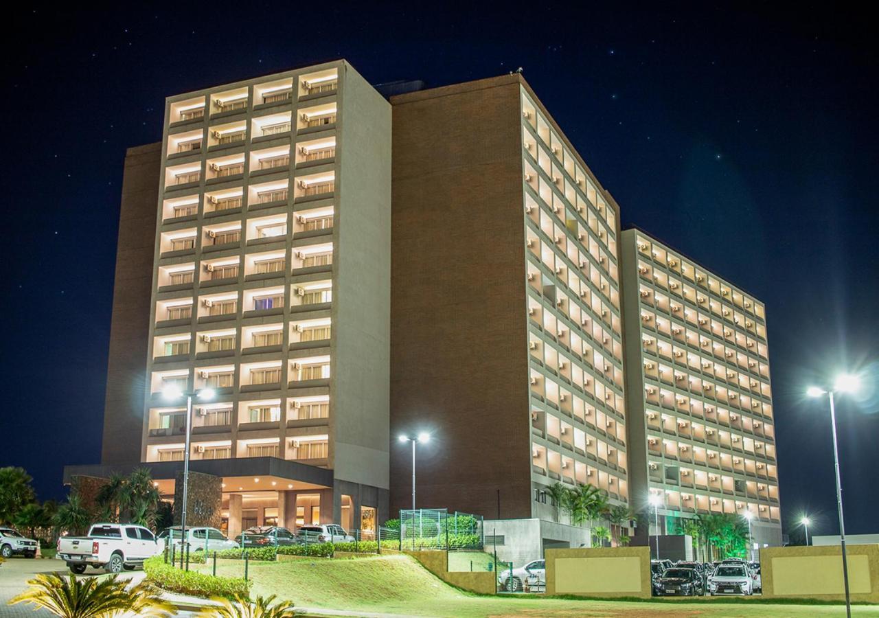Hot Beach Resort Olimpia Ngoại thất bức ảnh The hotel at night
