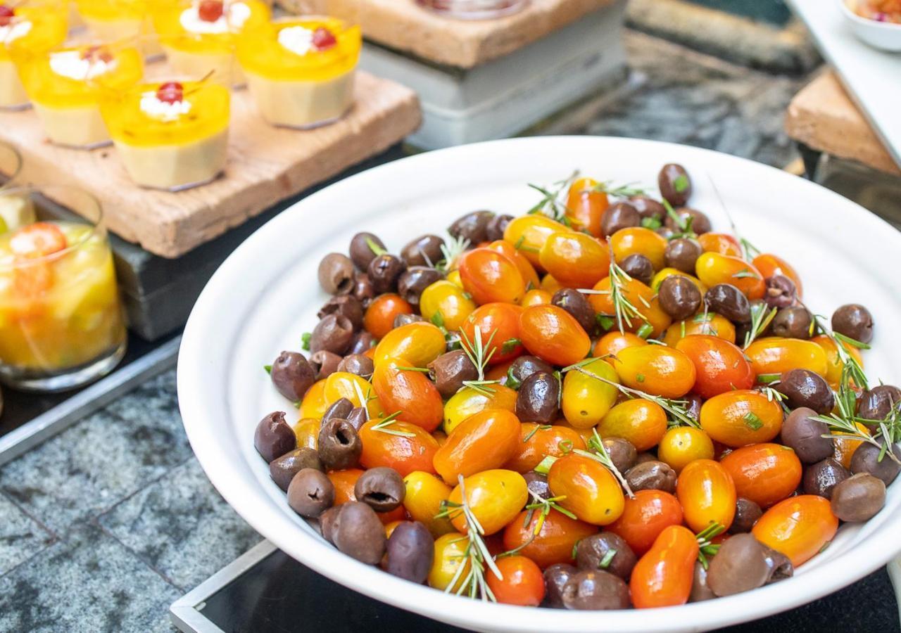 Hot Beach Resort Olimpia Ngoại thất bức ảnh Cherry tomatoes and olives